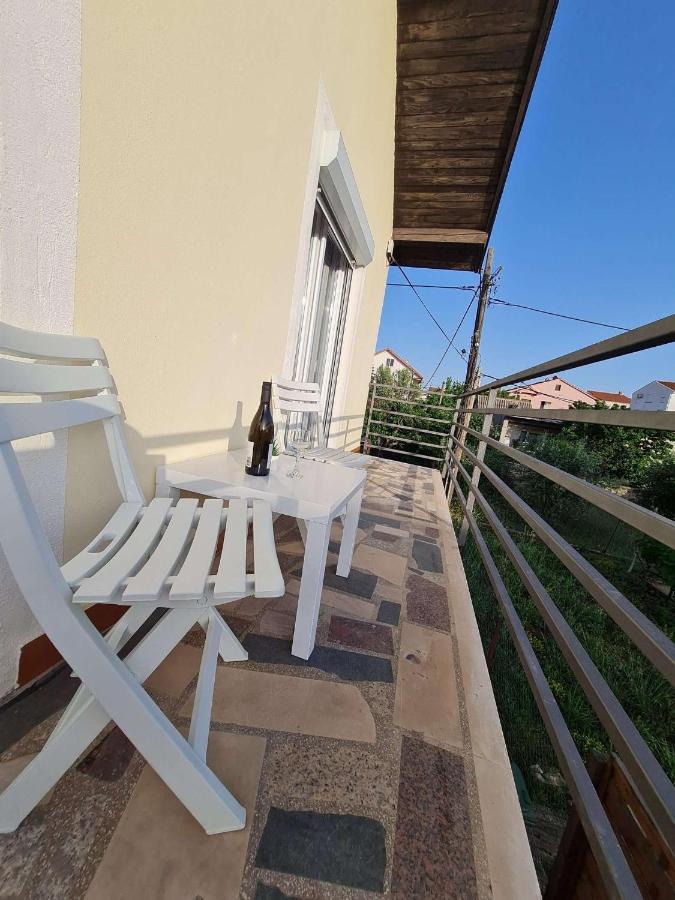 Apartmani Lovre I Zara Extérieur photo