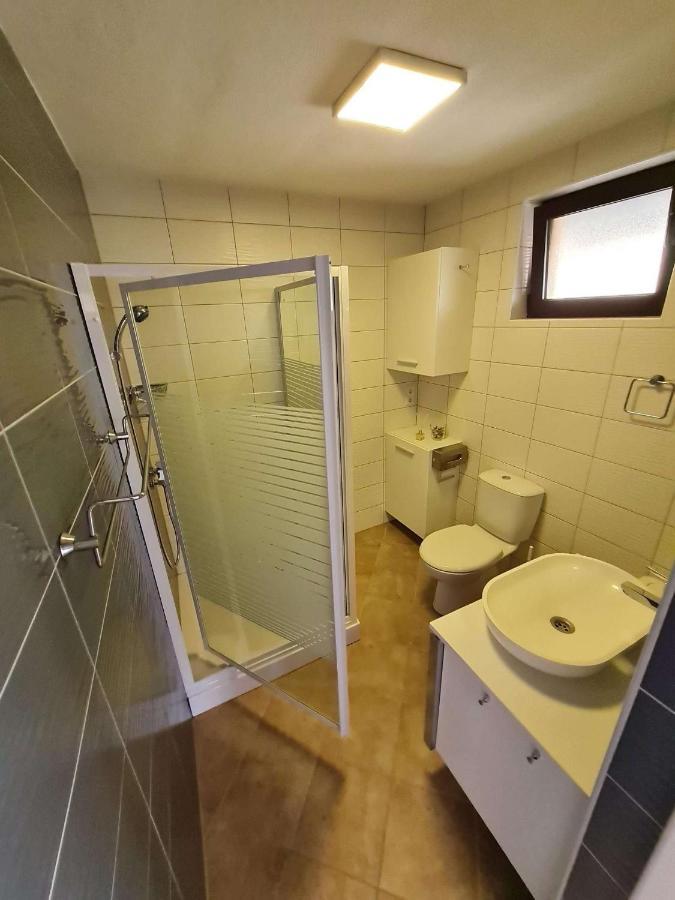 Apartmani Lovre I Zara Extérieur photo