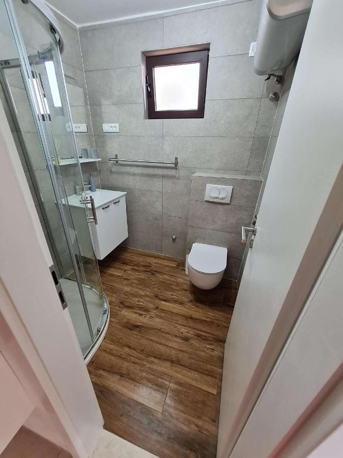 Apartmani Lovre I Zara Extérieur photo