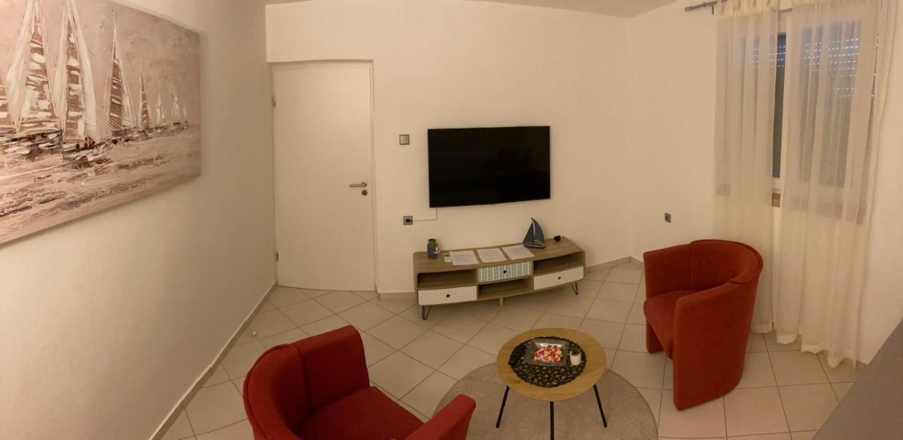 Apartmani Lovre I Zara Extérieur photo