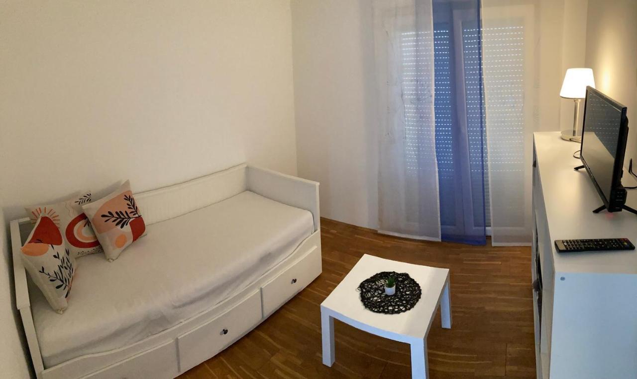 Apartmani Lovre I Zara Extérieur photo